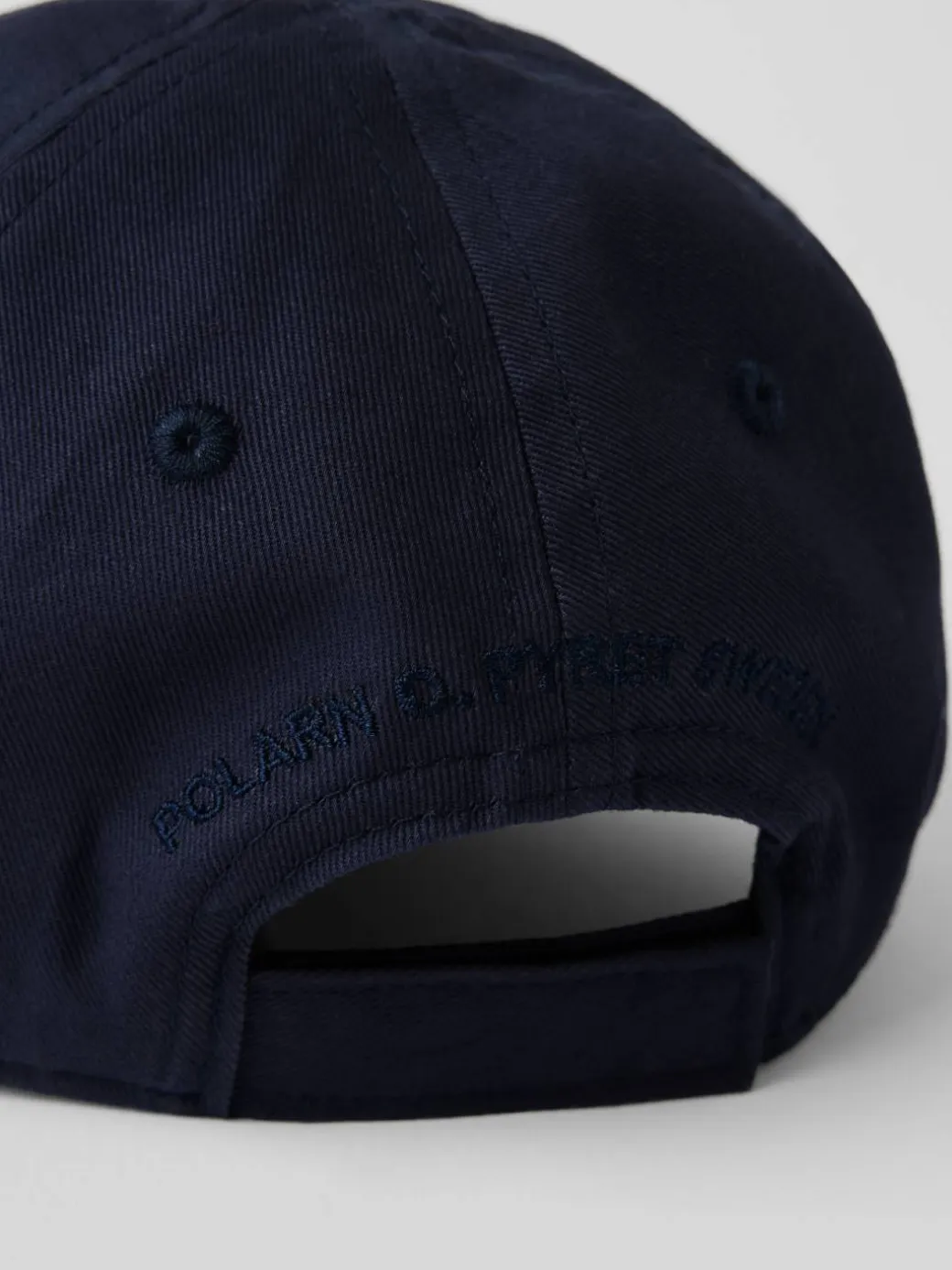 Capser broderi